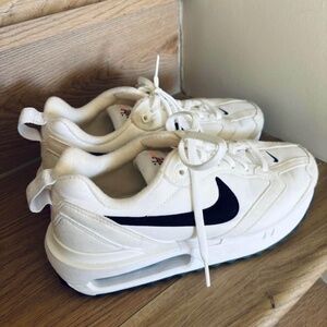 Nike Air Max - women’s 5.5